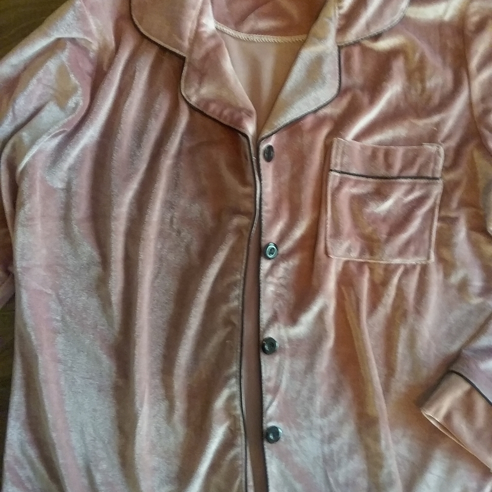 SHEIN Velvet Blush Pajamas ☺ 💤 Size Small - Picture 8 of 16